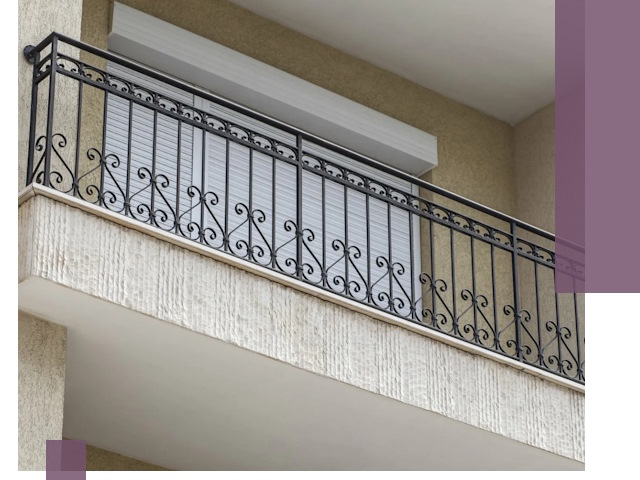 Балконные ограждения из металла и стекла в Балахне для домов