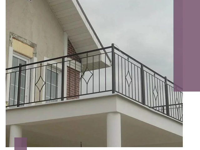 Изготовление балконных ограждений в Балахне из металла и стекла