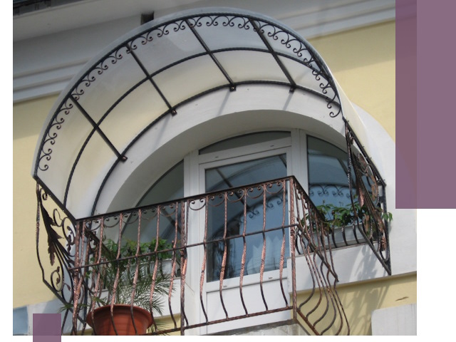 Козырьки над балконом в Балахне — изготовление и монтаж